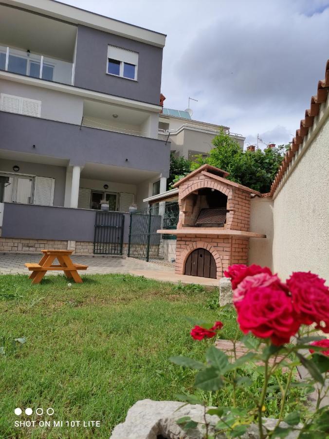 Apartman Marina Veruda Pula Exterior foto