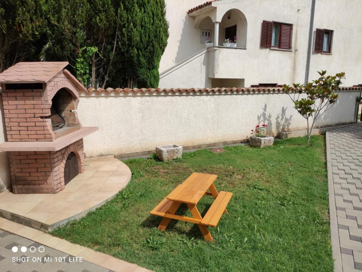 Apartman Marina Veruda Pula Exterior foto